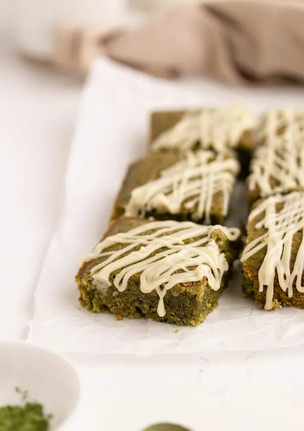Matcha Brownies – Fudgy & Vegan