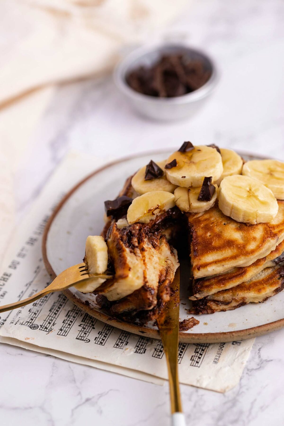 easy to make vegan chocolate chip banana pancakes