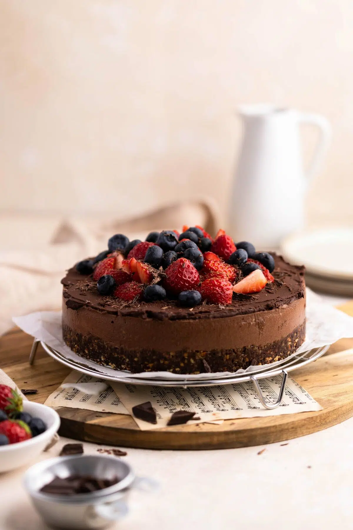 no-bake vegan chocolate mousse cake