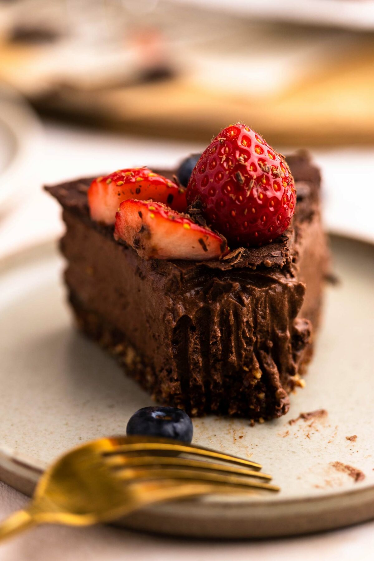 simple vegan chocolate mousse cake