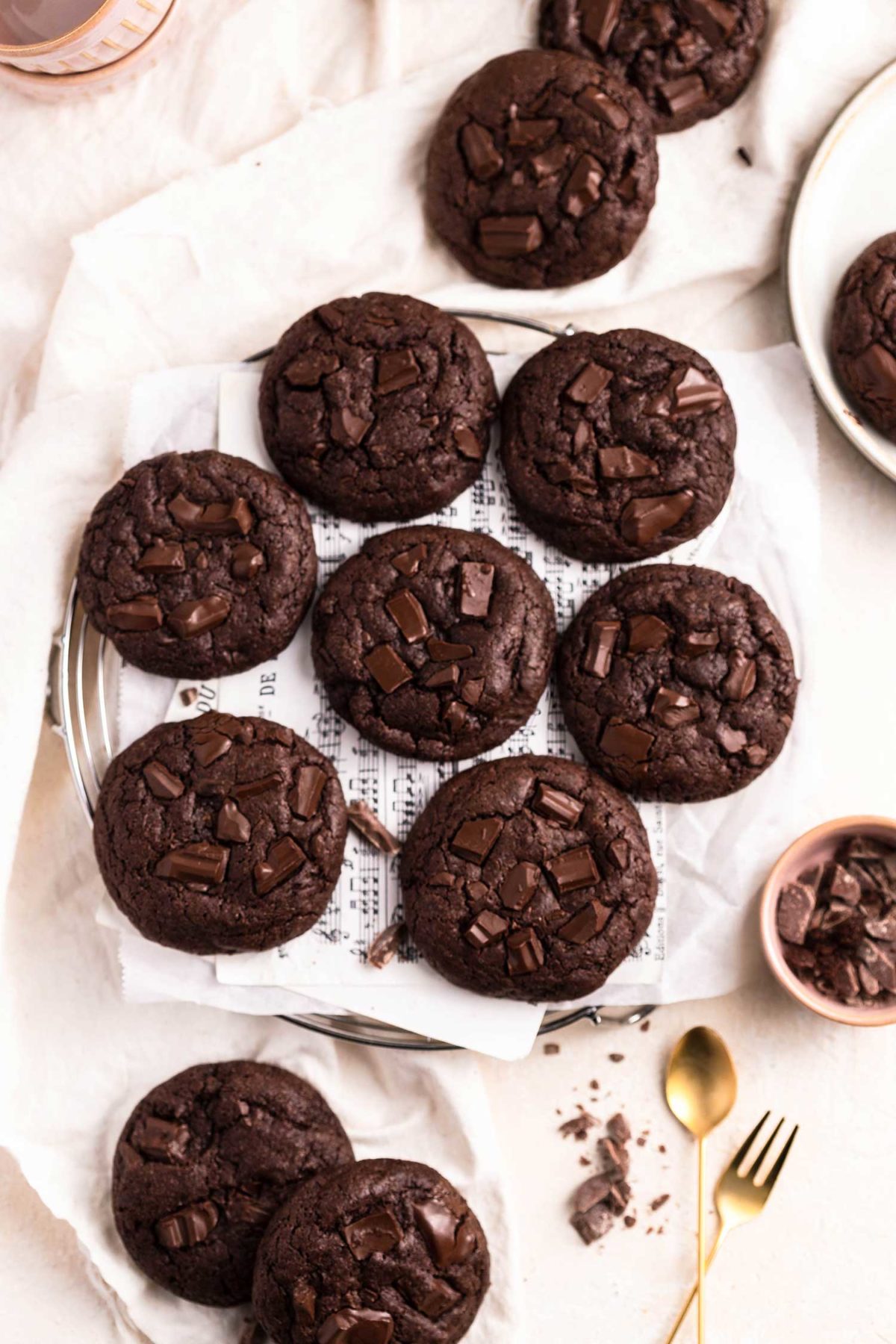 vegan double chocolate chip cookies