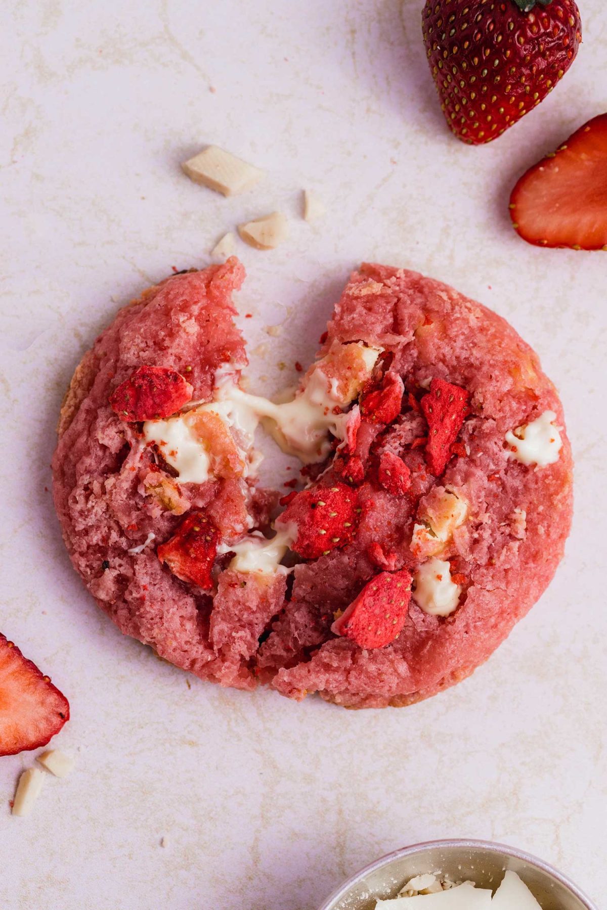 vegan strawberry chocolate chip cookies