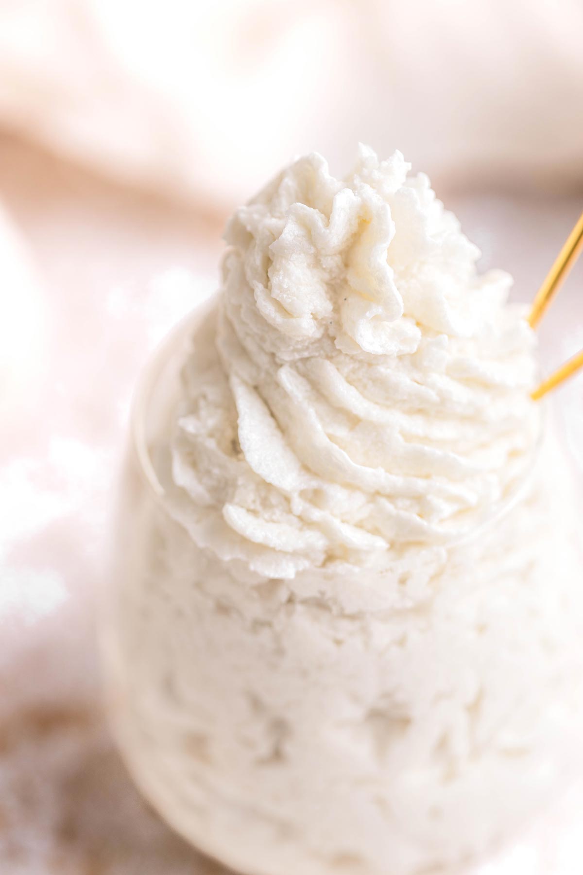 coconut-buttercream-frosting