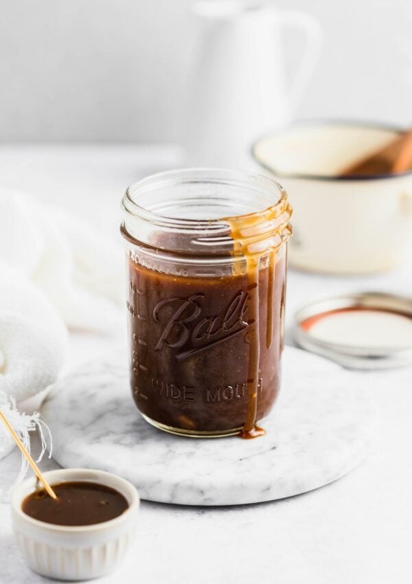 Homemade Caramel Sauce – Easy & Vegan