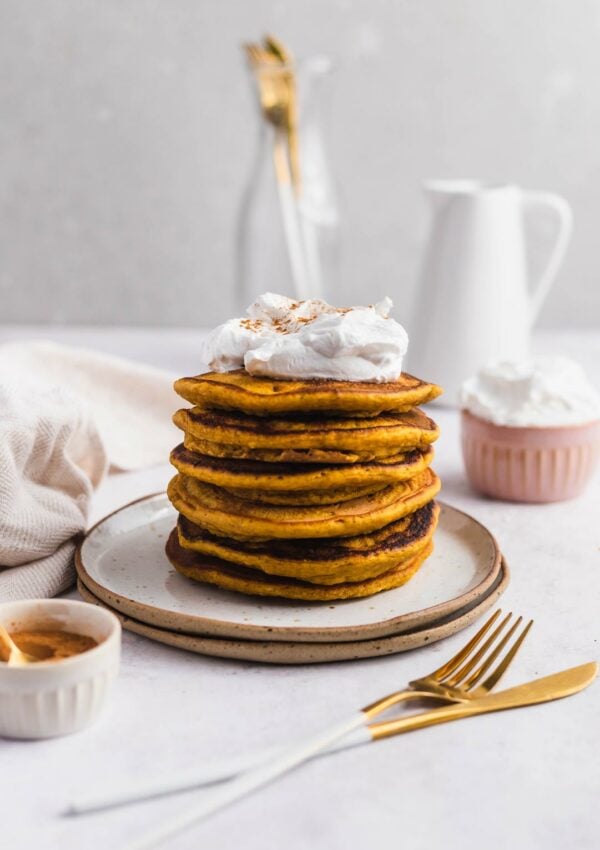 Easy Pumpkin Pancakes – Vegan!