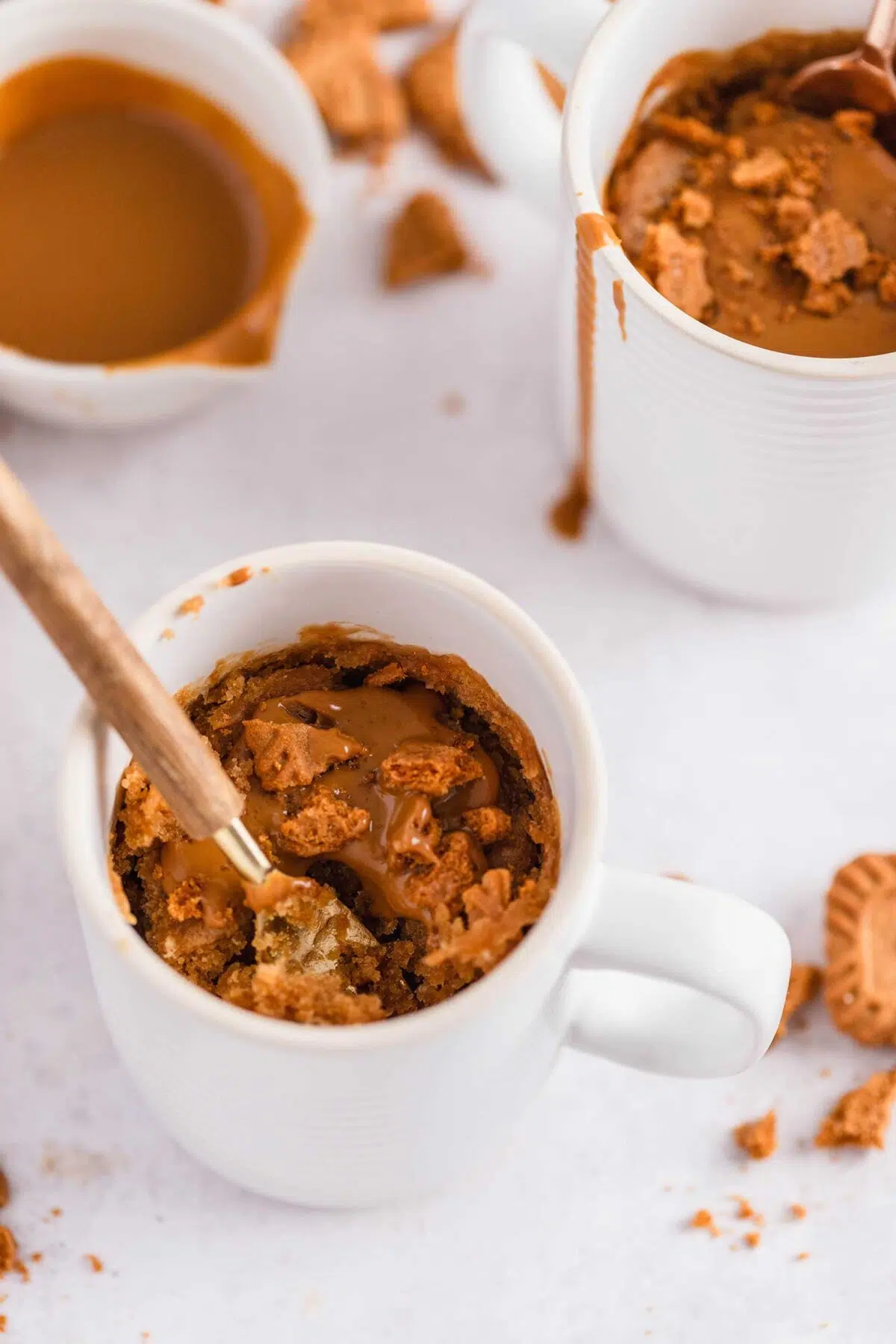biscoff cake in a mug