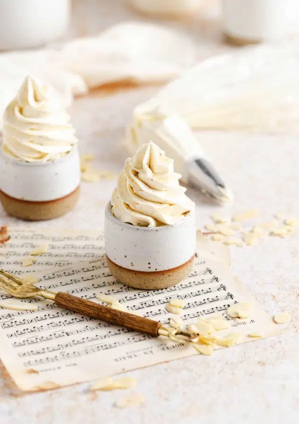 almond buttercream frosting
