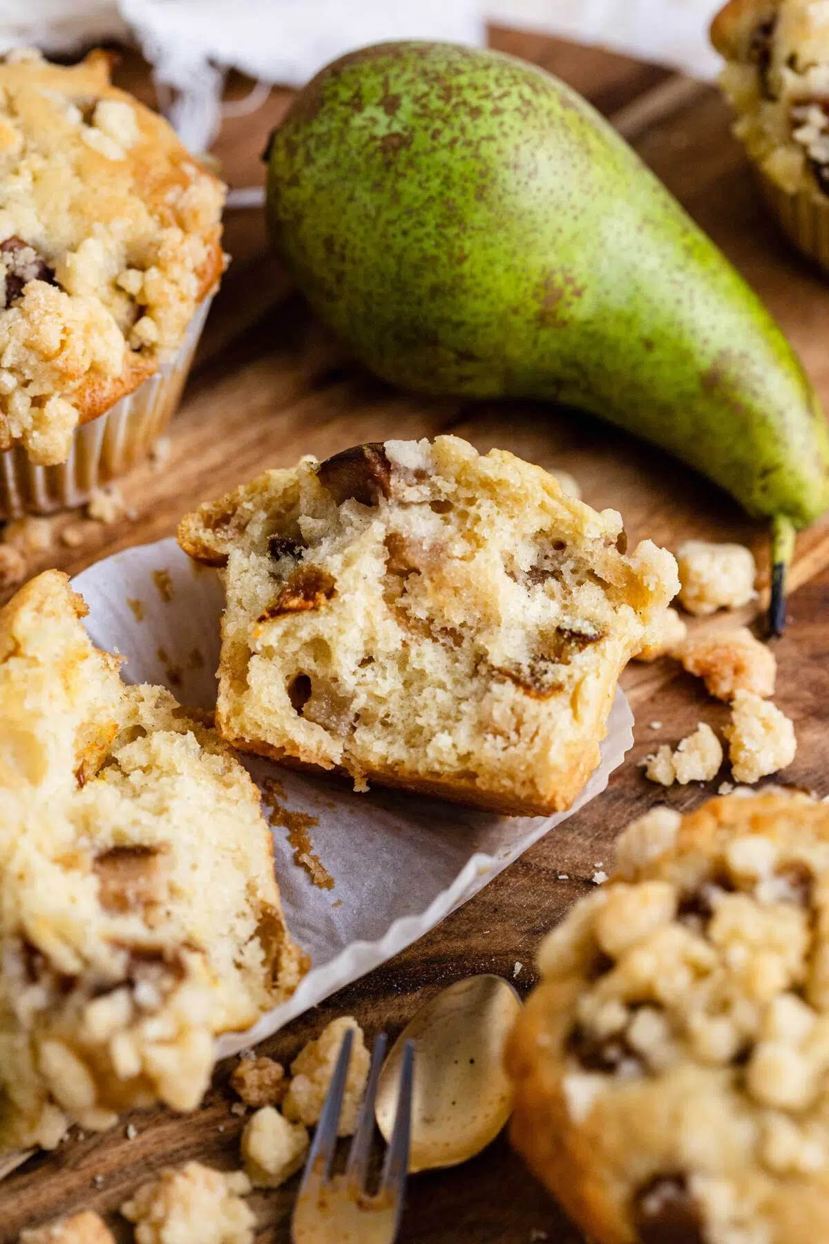 easy vegan pear muffins