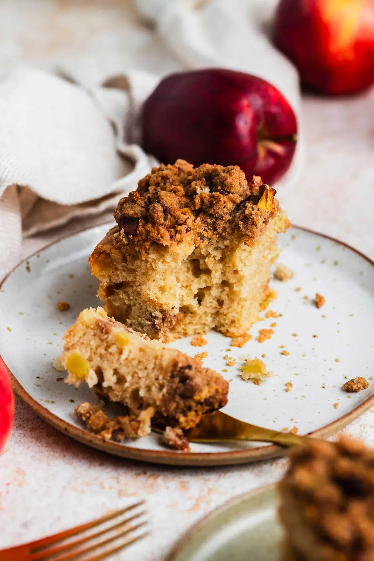 Apple crumble coffee cake vegan