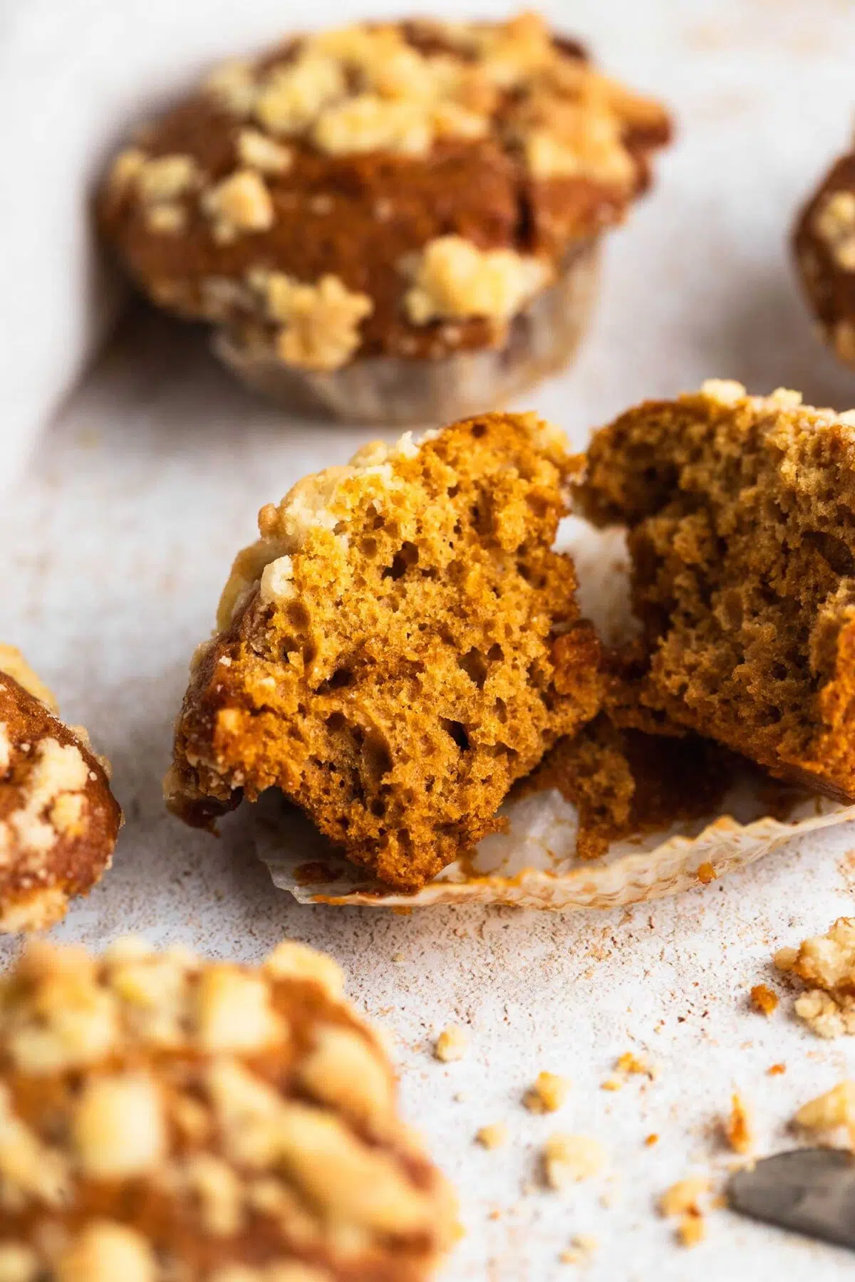 easy caramel crumble muffins
