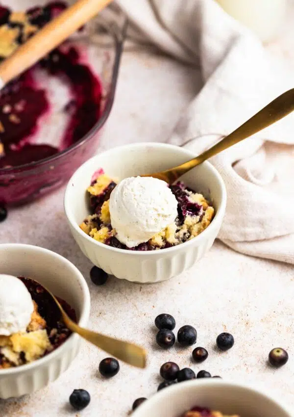 Easy! Vegan Blueberry Cobbler – No Oil