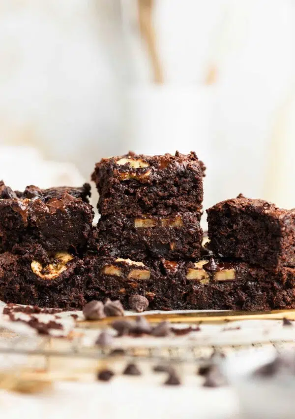 Fudgy & Chewy Banana Brownies – Easy, Vegan!