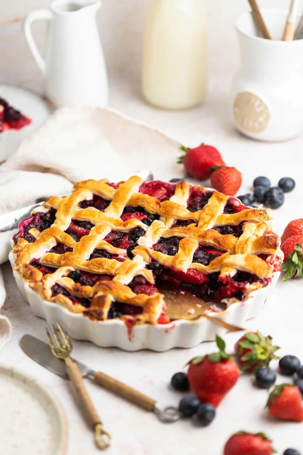 vegan strawberry blueberry pie