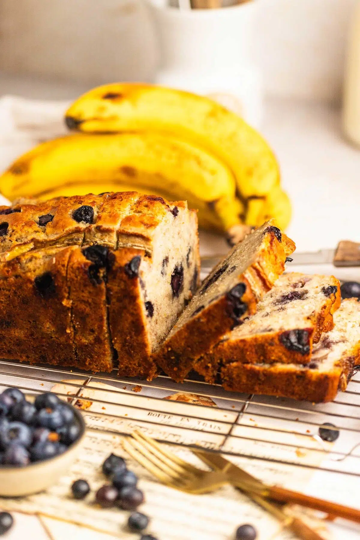 easy blueberry banana bread