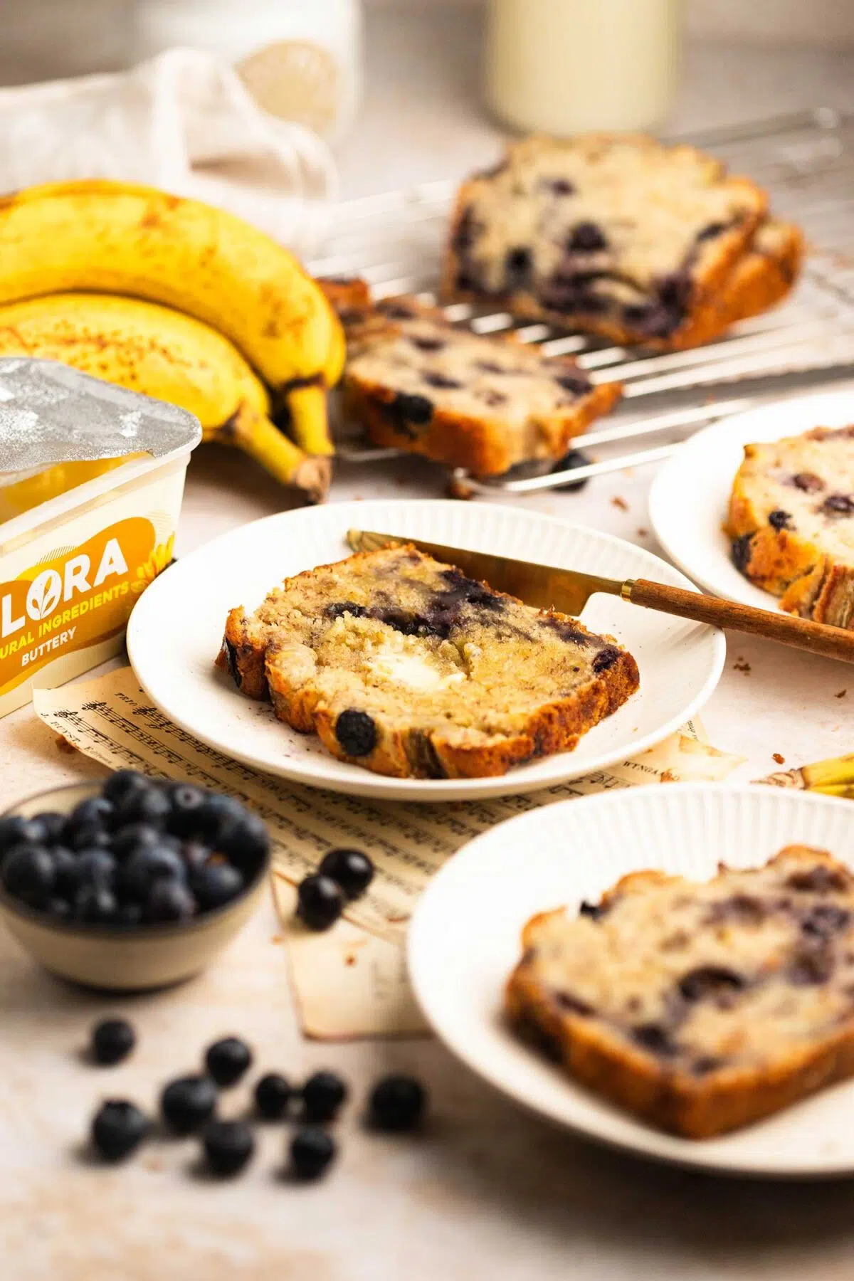 easy vegan blueberry banana bread